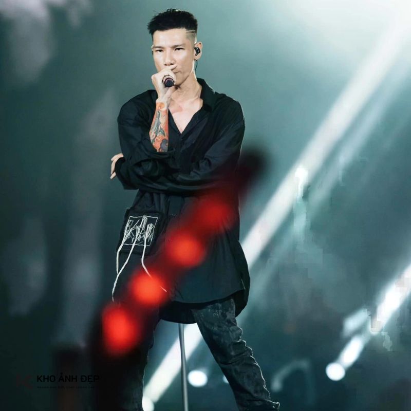 100+ Ảnh MCK cực chất trên sân khấu và khoảnh khắc đời thường