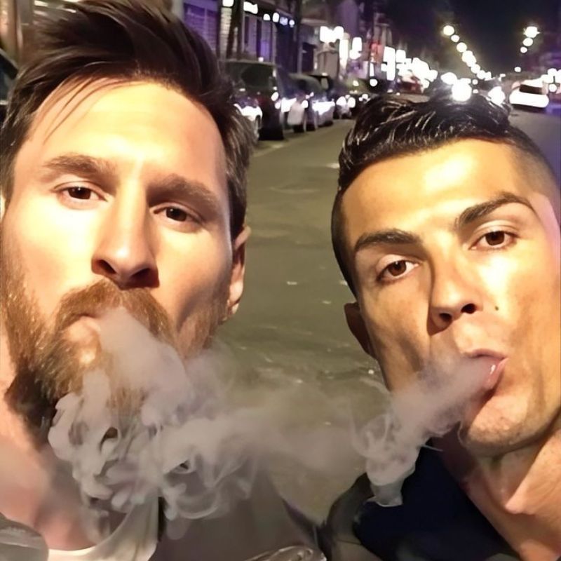 169+ Messi meme hài hước mới nhất, từ sân cỏ đến đời thường 3 ronaldo và lionel messi hút thuốc nhả khói