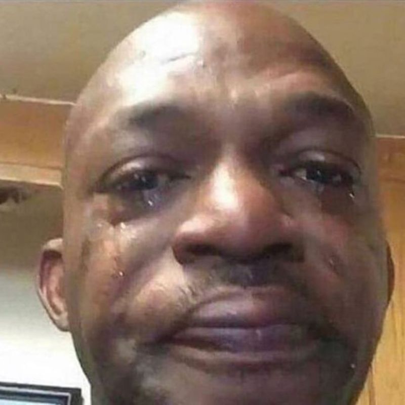 meme anh chàng da đen rơi nước mắt