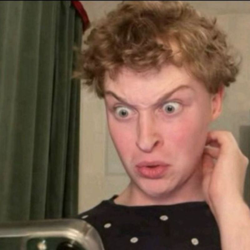 meme tiktoker nhăn mặt nổi tiếng