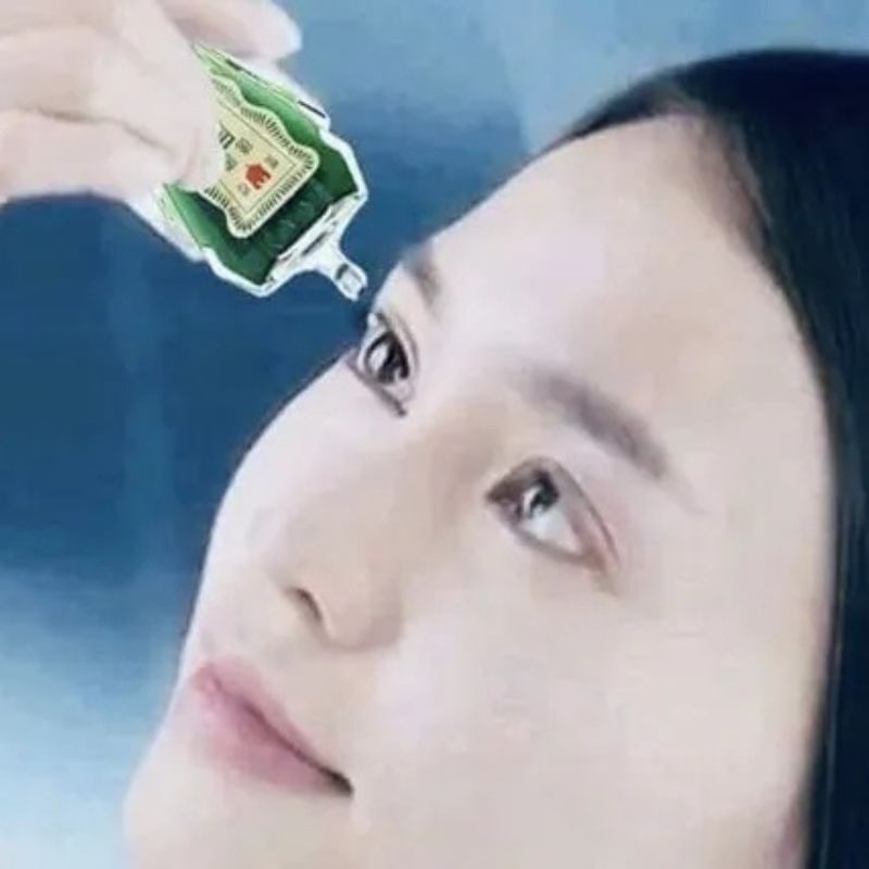 Meme rửa mắt bằng dầu gió