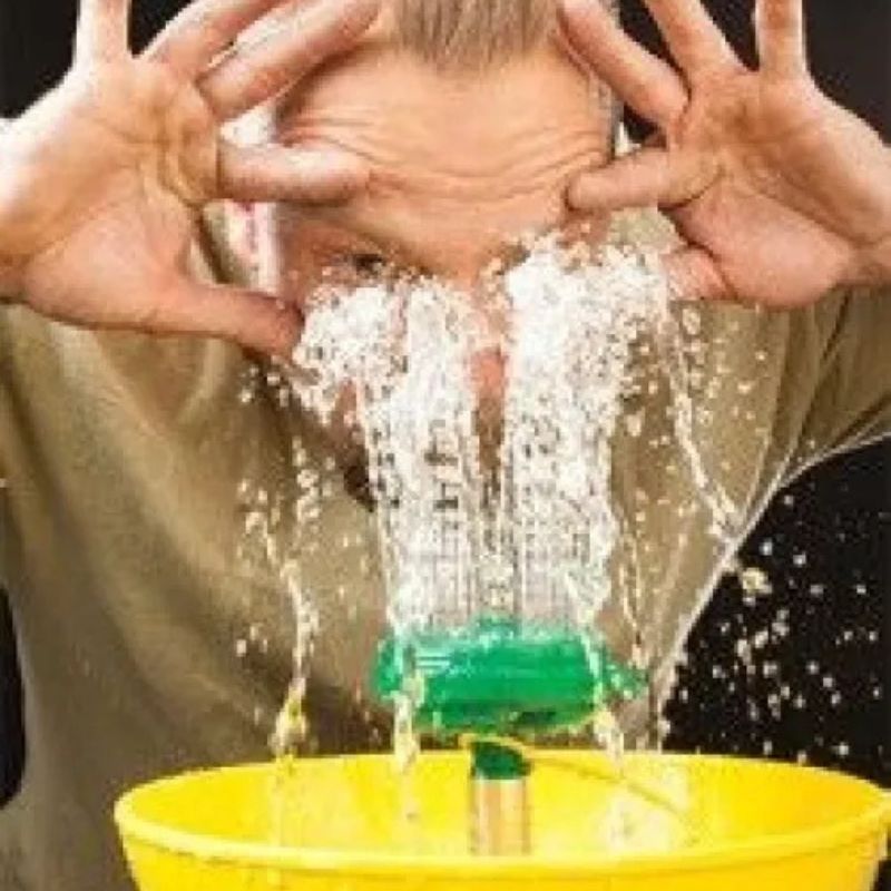 Cách dân mạng tẩy uế bằng rửa mắt