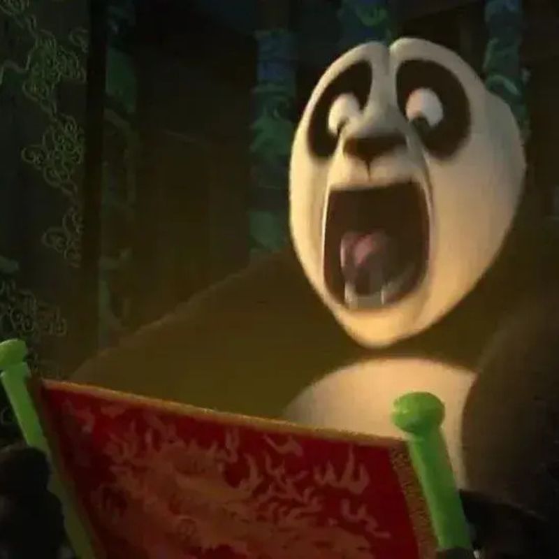 Gấu trúc Panda kinh hãi khi đọc được tin dữ
