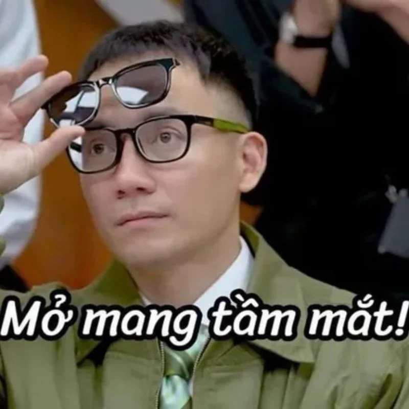 Cá đeo kính mở mang meme