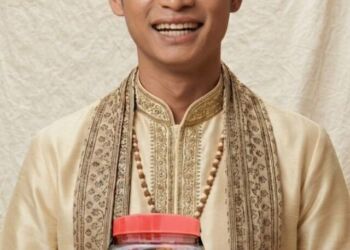 meme độ mixi ấn độ cầm hộp khô gà