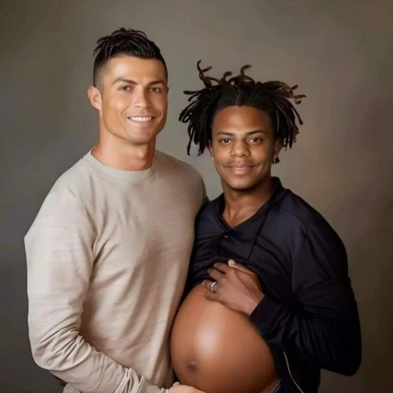 Ảnh chế photoshop IShowSpeed mang bầu đứng khép nép bên cạnh Cristiano Ronaldo.
