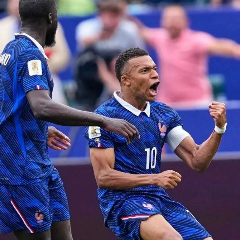 Cầu thủ Kylian Mbappe hò reo ăn mừng bàn thắng trong trận đấu thuộc giải World Cup 2026