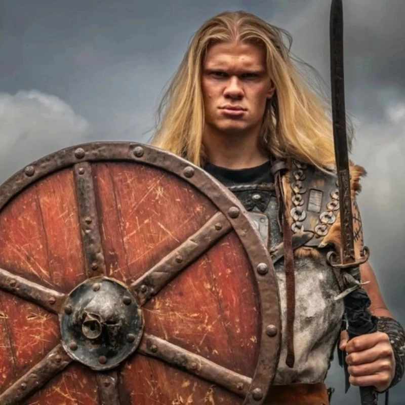 Hình ảnh Haaland được chỉnh sửa như một chiến binh Viking thời xưa