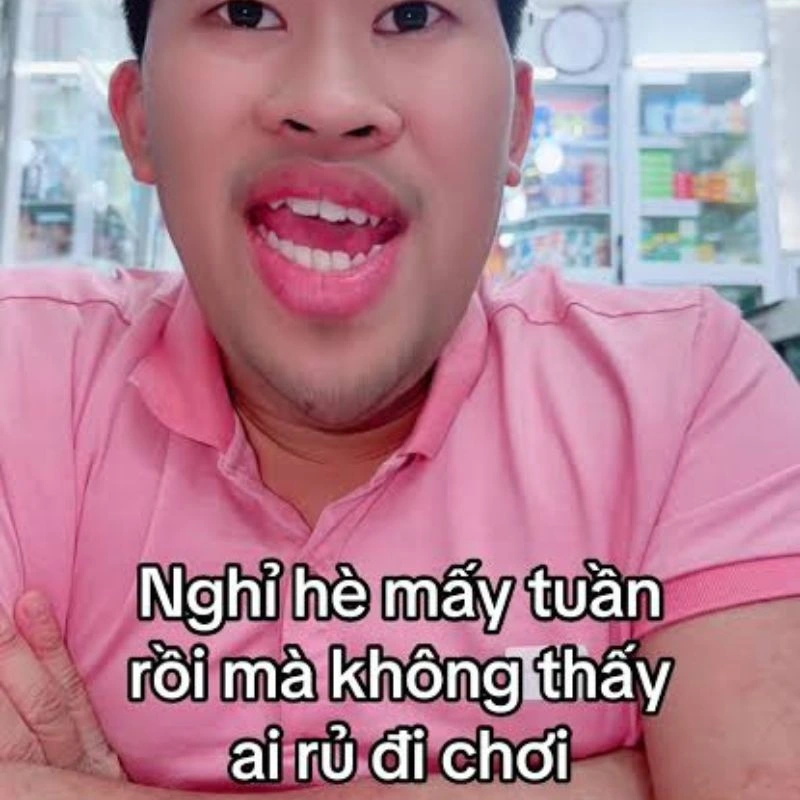 Hình ảnh dược sĩ Mai Trí Thức biểu cảm hài hước