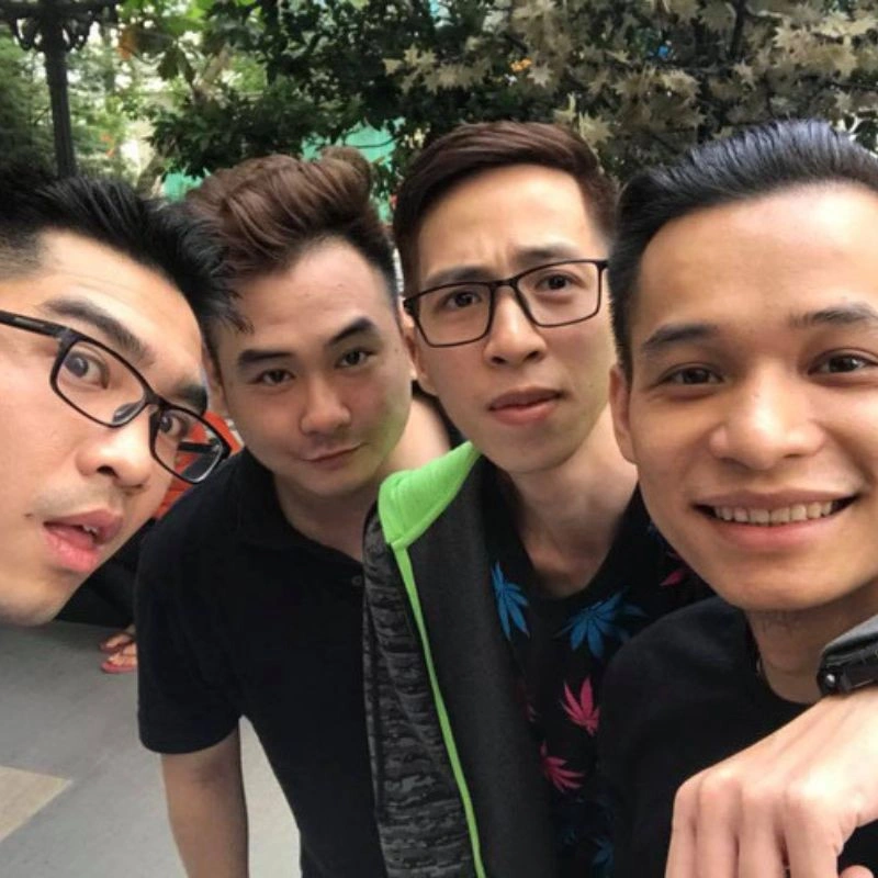 Nhóm các streamer nổi tiếng trong đó có PewPew