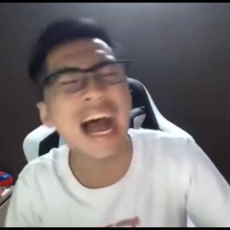 PewPew gào thét cực mạnh trong một khoảnh khắc viral trên mạng