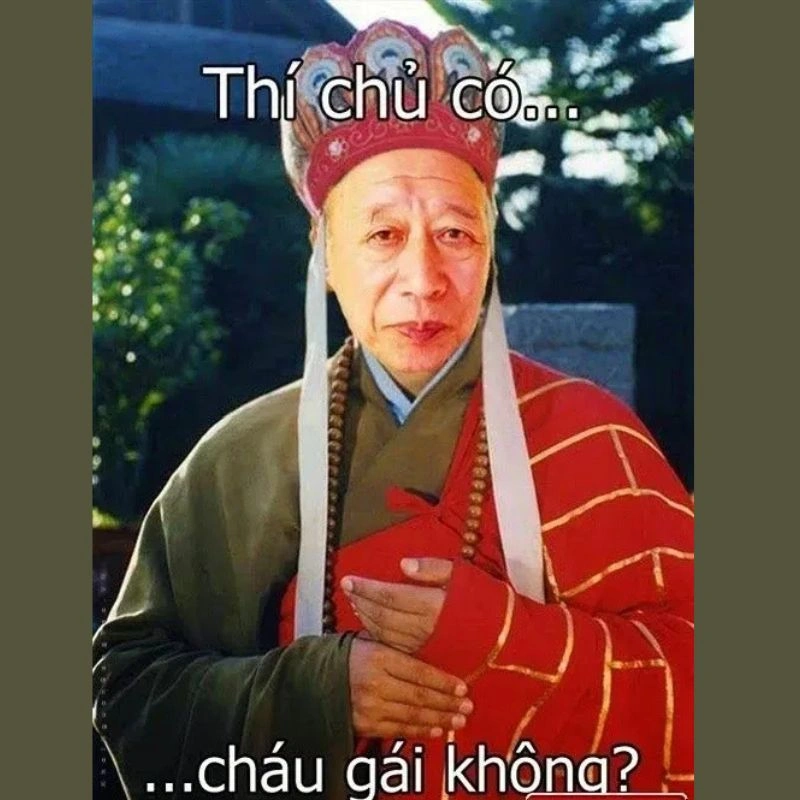 Hình ảnh thầy ông nội mặc đồ tu hành với câu hỏi hài hước về thí chủ