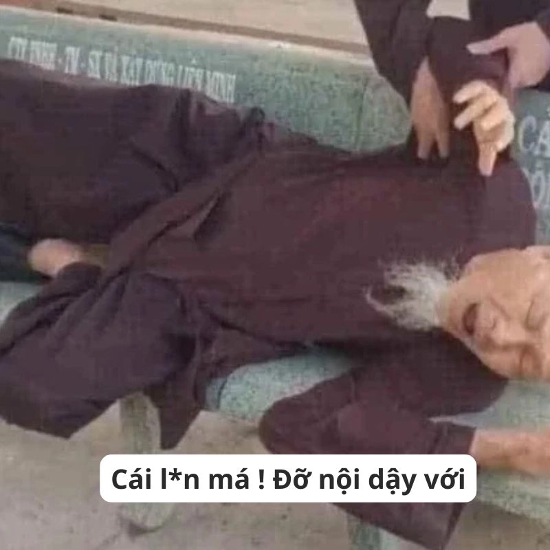 Khoảnh khắc thầy ông nội nằm vật vã trên ghế đá