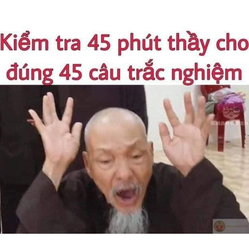 Ảnh meme hài hước thầy Ông Nội giơ tay hoảng hốt khi làm bài kiểm tra