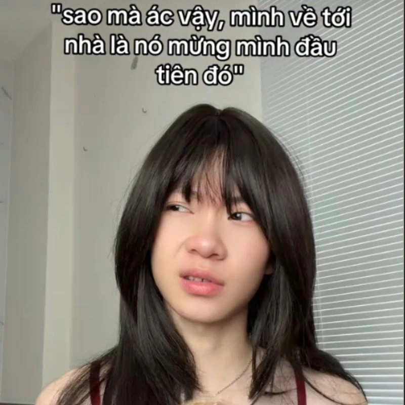 Hình ảnh tôi và đứa bạn hóa mình vào trend gỗ xà cừ