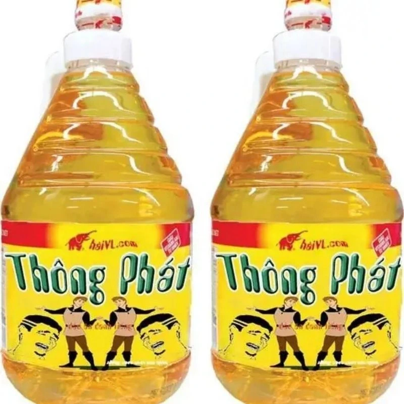 Ảnh chế hai chai dầu ăn Thông Phát in hình gương mặt troll hài hước