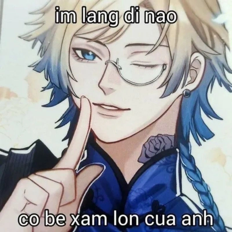 Ảnh meme nhân vật anime nam tóc vàng nháy mắt chớp cánh ra hiệu yên lặng hài hước