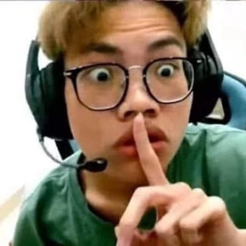 Trần Bình meme suỵt im lặng